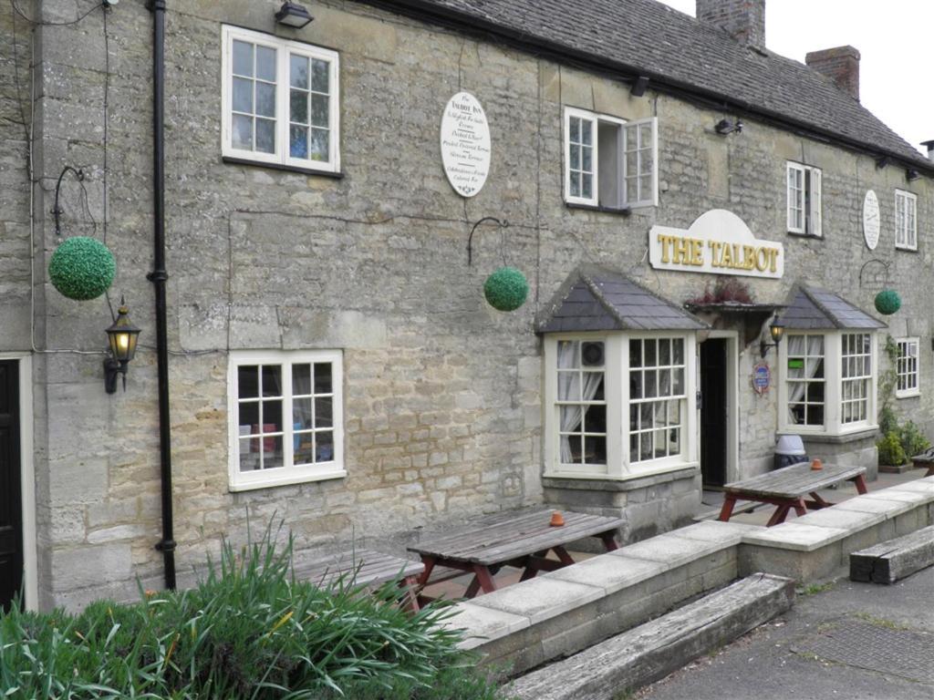 ザ タルボット イン Eynsham エクステリア 写真